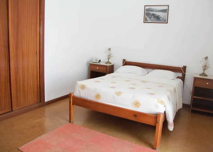 Bed & Breakfast Oasis Santa Marta de Penaguiao